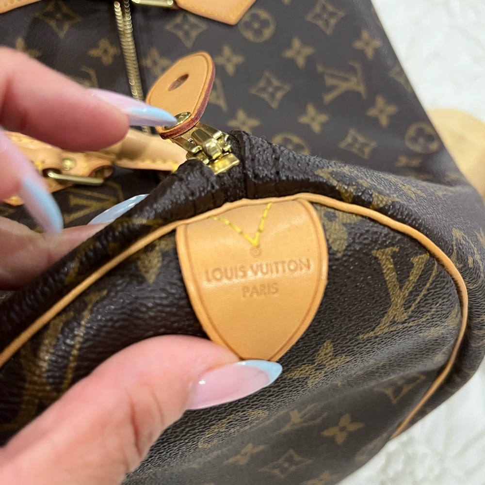 Louis Vuitton Monogram Speedy 40 Handbag in Brown - Picture 10 of 17